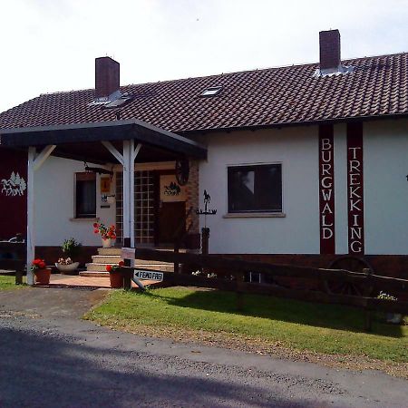 Hotel Gästehaus Burgwald-Trekking Mittelsimtshausen Exterior foto